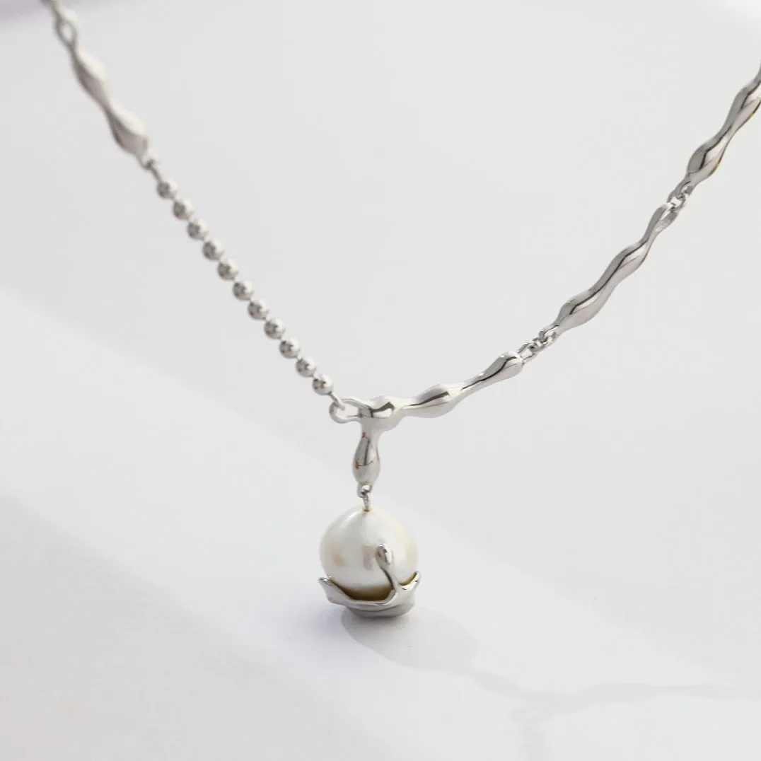 Baroque Pearl Pendant Necklace