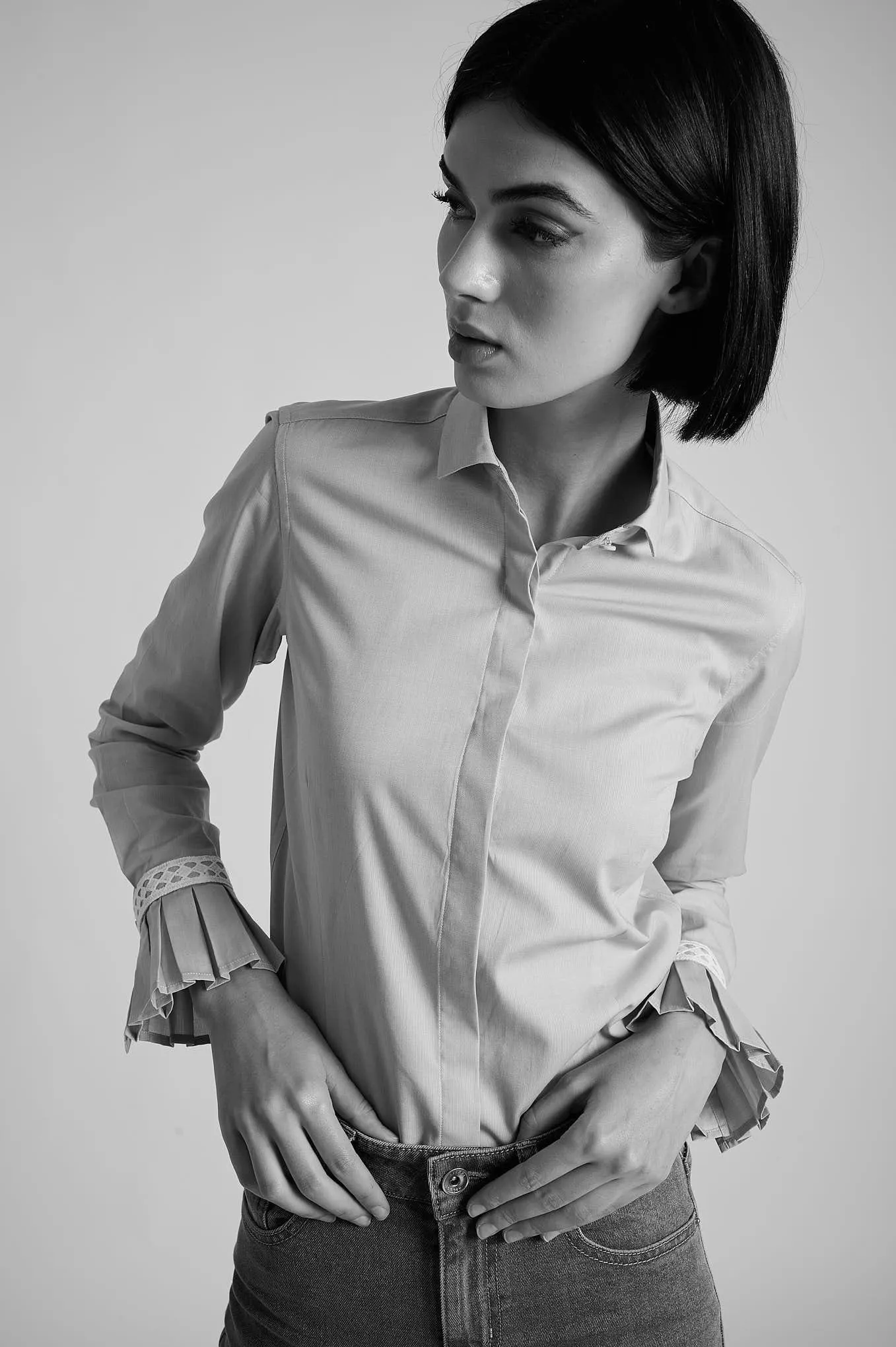 Cotton elastane shirt with pleated cuffs