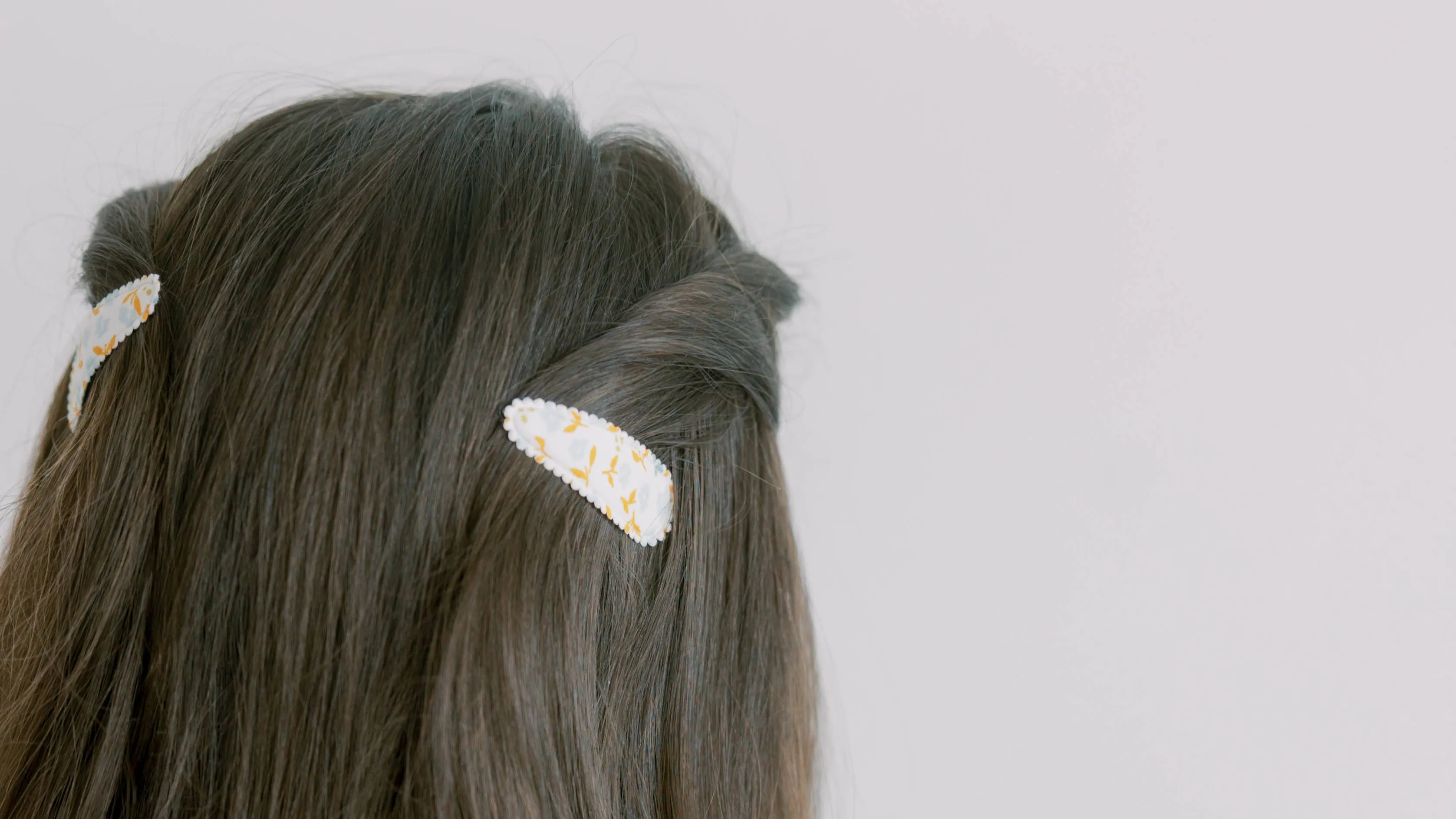 Daphne Blue & White Floral Hair Clips